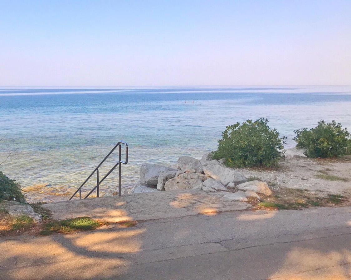 Todor Seaside Apartments Ловречиця Екстер'єр фото
